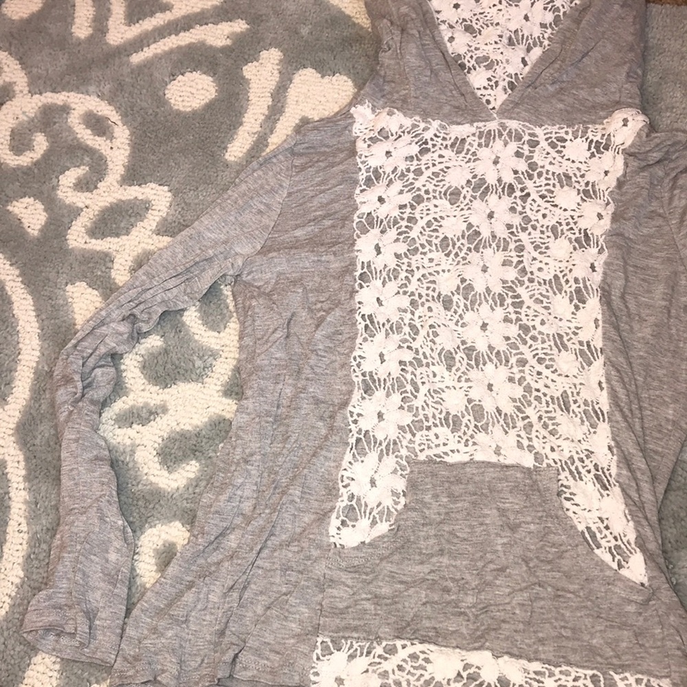 large cotton sweatshirt top, lace.